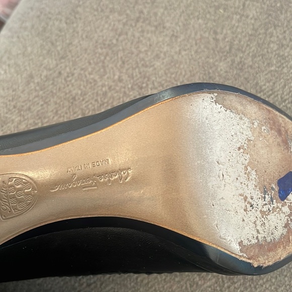 Salvatore Ferragamo leather black heels - Picture 3 of 5